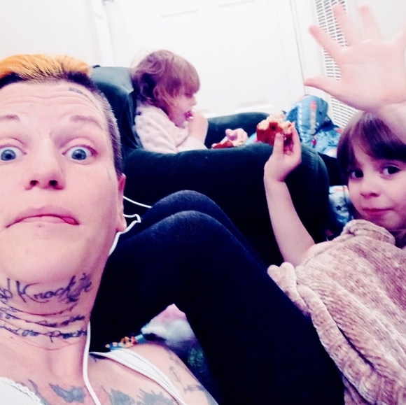 Meet your Posher, Lynette💎❤ - Picture 4 of 6